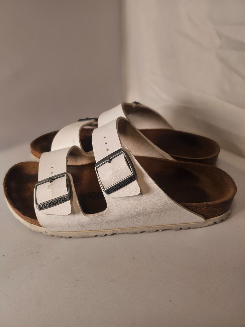 Birkenstock Arizona Youth Unisex Sandals White, Size 39